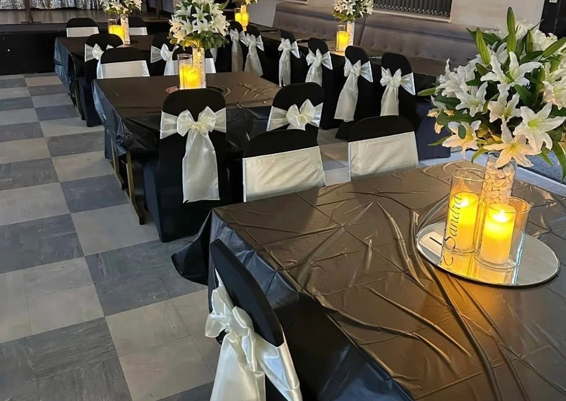 LED & Lighted Centrepieces